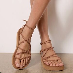 Teva midform infinity sandals in brown color size 10